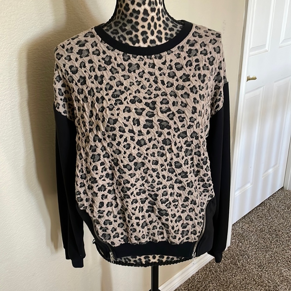 Womens Sweater/sweatshirt, leopard print, $15